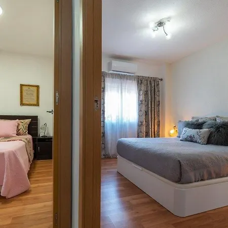 Bright + Pool Apartment Torrevieja
