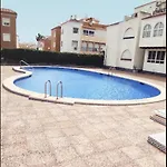 Bright + Pool Lejlighed *